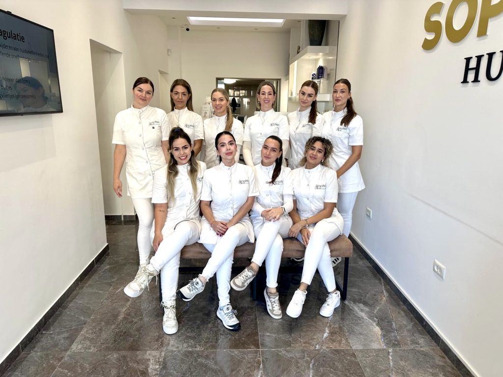 Het team van huidtherapeuten van Sophie Skincare in de huidkliniek in Voorburg